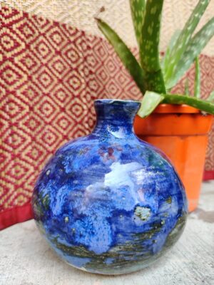 Ceramic flower vase