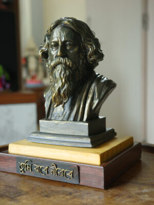 Hand-painted Rabindranath Tagore collectible tabletop sculpture mounted on a wooden display base from the Ghodadum Bengal Heritage Collection