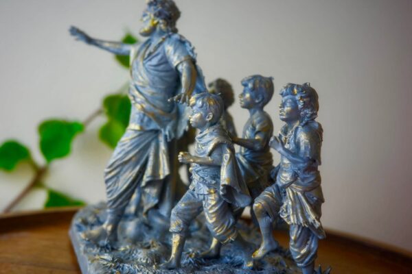 resistance 4 Resistance sculpture inspired by Satyajit Ray's Hirak Rajar Deshe, featuring Udayan Pandit leading the students